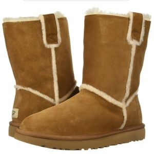 UGG Classic Spill Seam Genuine Shearling Boot
UGG